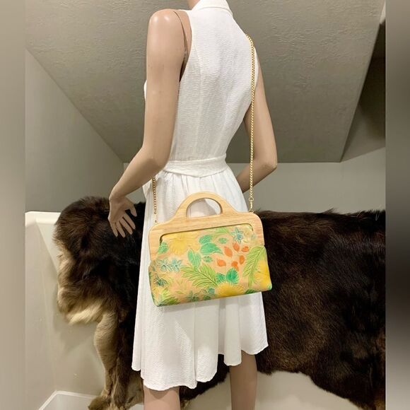 Free Small Clutch With Handmade Genuine Leather Floral Embossed Wooden Frame Bag - Picture 7 of 15